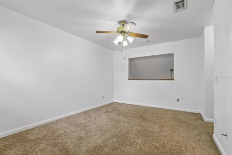Townhouse in Gainesville, Florida 2 bedrooms, 106 sq.m. № 2402771 - photo 27