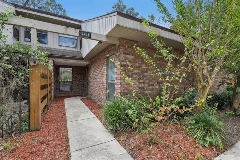 Townhouse in Gainesville, Florida 2 bedrooms, 106 sq.m. № 2402771 - photo 2