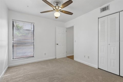 Townhouse in Gainesville, Florida 2 bedrooms, 106 sq.m. № 2402771 - photo 22