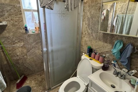 Villa ou maison à vendre à Miami, Floride: 3 chambres, 96.62 m2 № 2003344 - photo 4