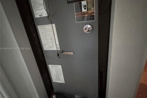 Villa ou maison à vendre à Miami, Floride: 3 chambres, 96.62 m2 № 2003344 - photo 5