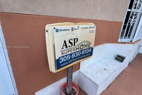 Villa ou maison à vendre à Miami, Floride: 3 chambres, 96.62 m2 № 2003344 - photo 6