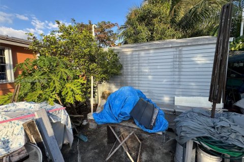 Villa ou maison à vendre à Miami, Floride: 3 chambres, 96.62 m2 № 2003344 - photo 9