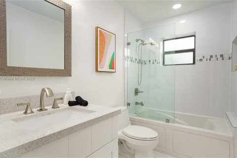 Купить виллу или дом в Плантация, Флорида 7 спален, 319.77м2, № 1951376 - фото 19