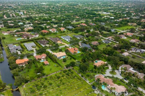 Купить виллу или дом в Плантация, Флорида 7 спален, 319.77м2, № 1951376 - фото 23