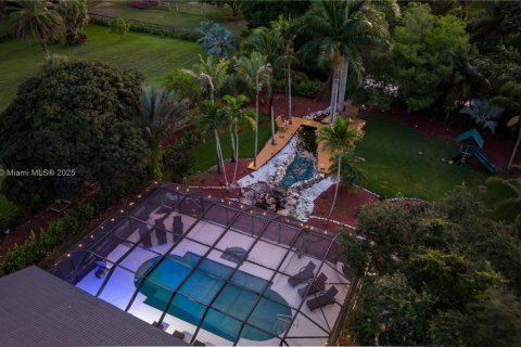 Купить виллу или дом в Плантация, Флорида 7 спален, 319.77м2, № 1951376 - фото 25