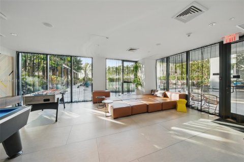 Condo in Miami, Florida, 2 bedrooms  № 1867562 - photo 17