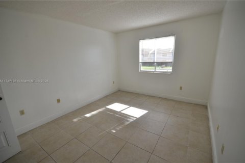 Condo in Miami, Florida, 1 bedroom  № 1486051 - photo 13