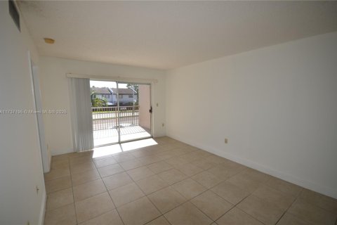Condo in Miami, Florida, 1 bedroom  № 1486051 - photo 8