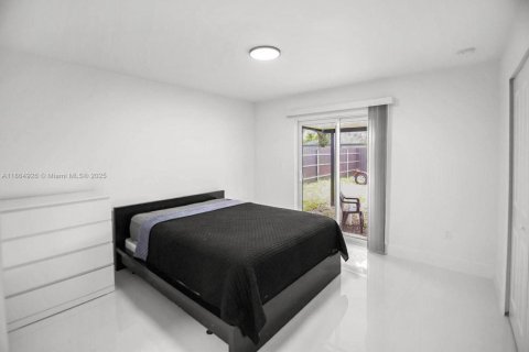 Casa en alquiler en Miami, Florida, 4 dormitorios, 135.27 m2 № 1928338 - foto 6