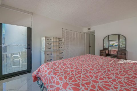 Condo in Hollywood, Florida, 2 bedrooms № 2054450 - photo 15