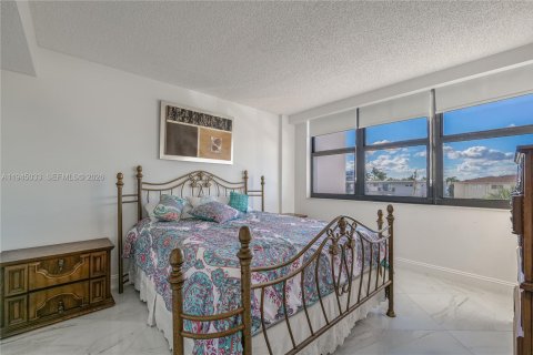 Condo in Hollywood, Florida, 2 bedrooms № 2054450 - photo 21