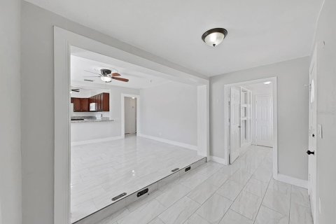 Купить виллу или дом в Тампа, Флорида 3 комнаты, 133.22м2, № 2431141 - фото 16