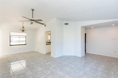 Villa ou maison à louer à Port Charlotte, Floride: 3 chambres, 157.47 m2 № 2230353 - photo 6