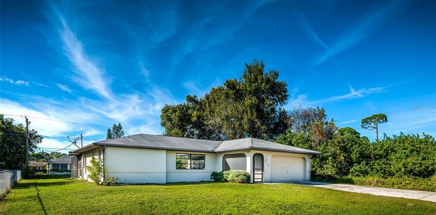 Villa ou maison à Port Charlotte, Floride 3 chambres, 157.47 m2 № 2230353