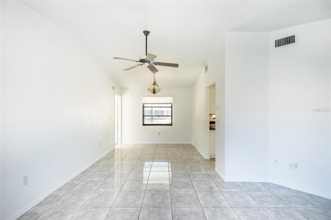 Villa ou maison à louer à Port Charlotte, Floride: 3 chambres, 157.47 m2 № 2230353 - photo 7