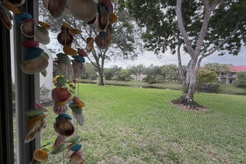 Condo in West Palm Beach, Florida, 2 bedrooms № 2245795 - photo 19