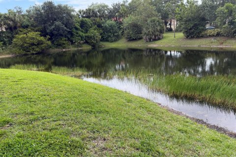 Condo in West Palm Beach, Florida, 2 bedrooms № 2245795 - photo 12