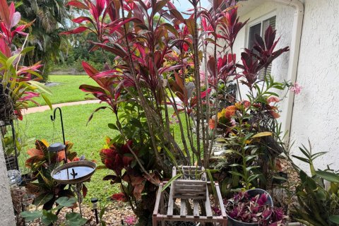 Condo in West Palm Beach, Florida, 2 bedrooms № 2245795 - photo 5