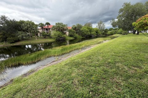 Condo in West Palm Beach, Florida, 2 bedrooms № 2245795 - photo 10