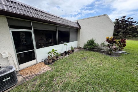 Condo in West Palm Beach, Florida, 2 bedrooms № 2245795 - photo 18