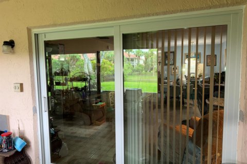 Condo in West Palm Beach, Florida, 2 bedrooms № 2245795 - photo 21
