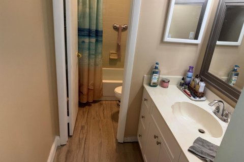 Condo in West Palm Beach, Florida, 2 bedrooms № 2245795 - photo 27