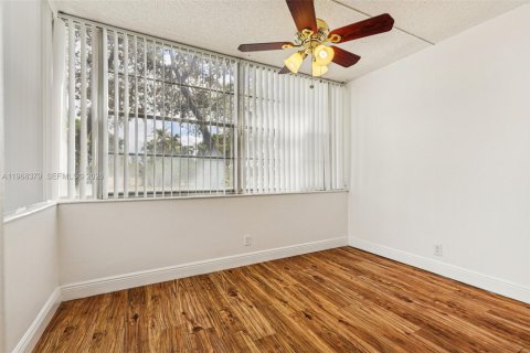 Condo in Margate, Florida, 1 bedroom  № 2031682 - photo 30