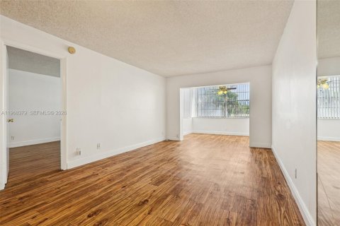 Condo in Margate, Florida, 1 bedroom  № 2031682 - photo 24