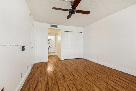 Condo in Margate, Florida, 1 bedroom  № 2031682 - photo 21