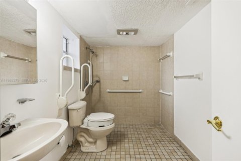 Condo in Margate, Florida, 1 bedroom  № 2031682 - photo 10