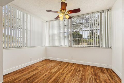 Condo in Margate, Florida, 1 bedroom  № 2031682 - photo 29