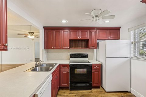 Condo in Margate, Florida, 1 bedroom  № 2031682 - photo 4