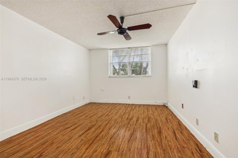 Condo in Margate, Florida, 1 bedroom  № 2031682 - photo 19