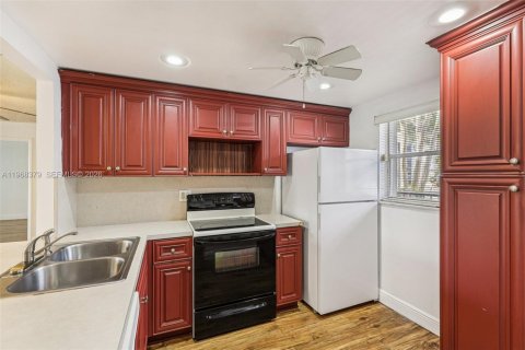 Condo in Margate, Florida, 1 bedroom  № 2031682 - photo 6