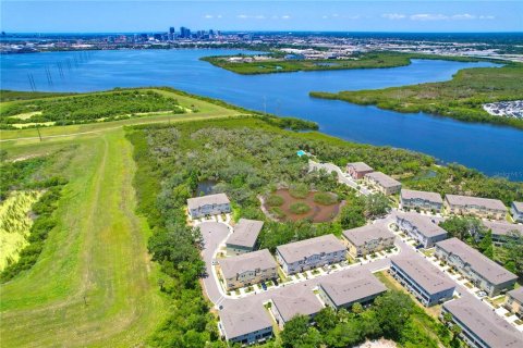 Touwnhouse à vendre à Tampa, Floride: 2 chambres, 161 m2 № 2236589 - photo 30