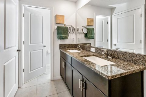 Touwnhouse à vendre à Tampa, Floride: 2 chambres, 161 m2 № 2236589 - photo 13