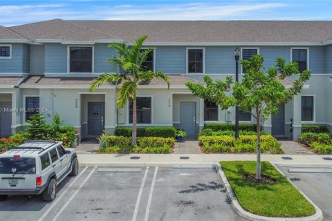Townhouse in Florida City, Florida 4 bedrooms, 146.79 sq.m. № 1872412 - photo 15