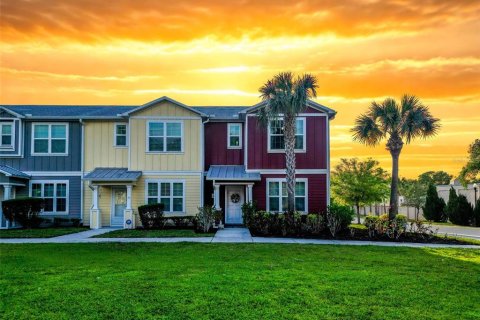 Townhouse in Dunedin, Florida 3 bedrooms, 131.92 sq.m. № 2119268