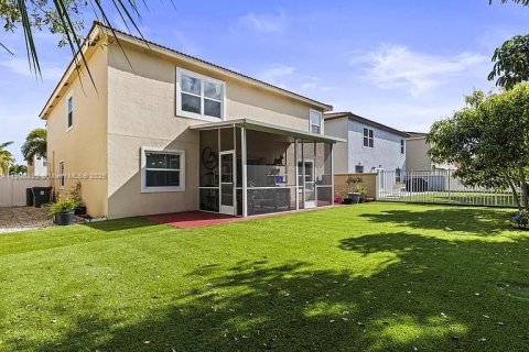 House in Lake Worth, Florida 6 bedrooms, 292.18 sq.m. № 1953646 - photo 8