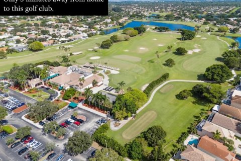 House in Lake Worth, Florida 6 bedrooms, 292.18 sq.m. № 1953646 - photo 2