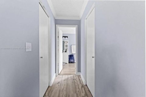 House in Lake Worth, Florida 6 bedrooms, 292.18 sq.m. № 1953646 - photo 22