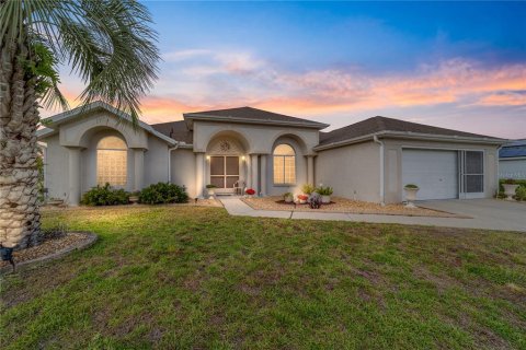House in Ocala, Florida 3 bedrooms, 159.7 sq.m. № 2216709