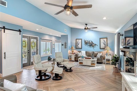 Casa en venta en New Smyrna Beach, Florida, 2 dormitorios, 169.45 m2 № 1799762 - foto 11