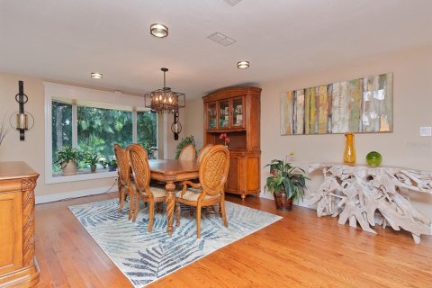 House in New Port Richey, Florida 4 bedrooms, 446.4 sq.m. № 1801705 - photo 16