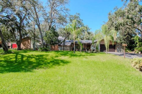 House in New Port Richey, Florida 4 bedrooms, 446.4 sq.m. № 1801705 - photo 3