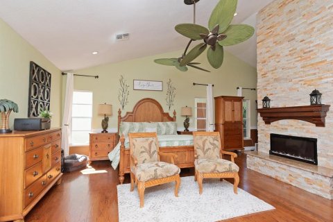 House in New Port Richey, Florida 4 bedrooms, 446.4 sq.m. № 1801705 - photo 24
