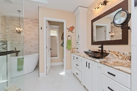 House in New Port Richey, Florida 4 bedrooms, 446.4 sq.m. № 1801705 - photo 29