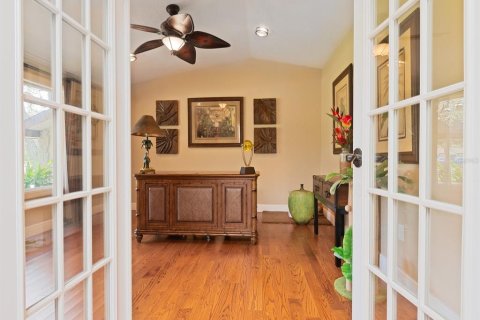 House in New Port Richey, Florida 4 bedrooms, 446.4 sq.m. № 1801705 - photo 6