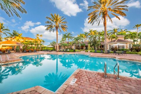 Condo in Jensen Beach, Florida, 3 bedrooms № 2350791 - photo 9